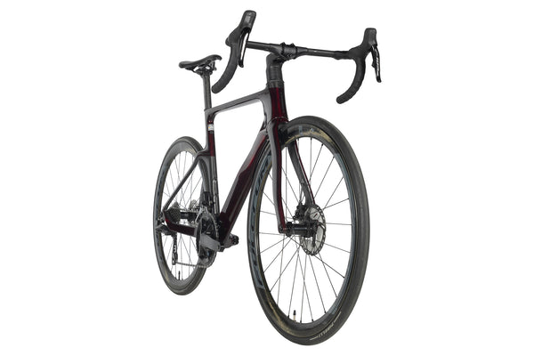 Vue diagonale du Orbea Orca Aero M30iLTD Wine Red