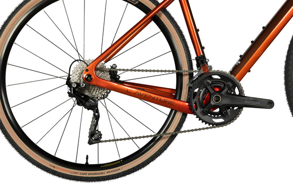 Groupe Shimano GRX400 Shadow+ sur Adris L'Aventure GRX400 Orange