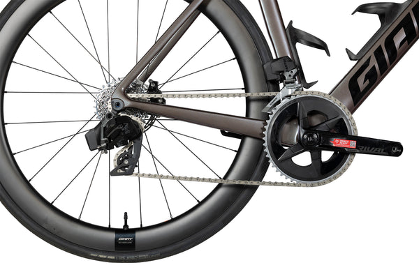 Groupe SRAM Rival eTap AXS sur Giant Propel Advanced 1 Orion Nebula