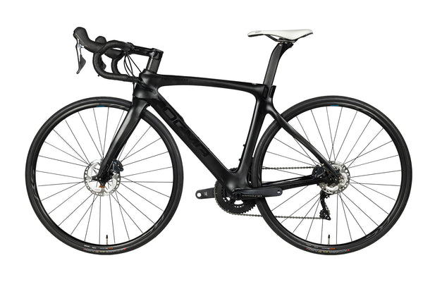 Vue du côté opposé de la chaîne du Pinarello Dogma F10 Disk Ultegra Black Mat