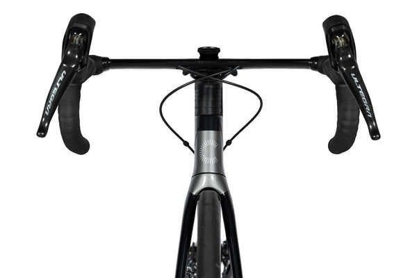 Vue frontale du Cannondale SystemSix Carbon Ultegra Black Pearl