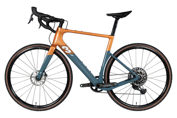 Vue du côté opposé de la chaîne du 3T Exploro RaceMax Eagle AXS Orange Grey Orange Grey